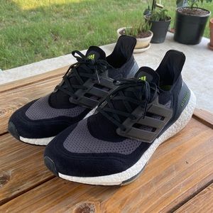 Men’s Adidas Ultraboost Size 10 Hardly worn!
